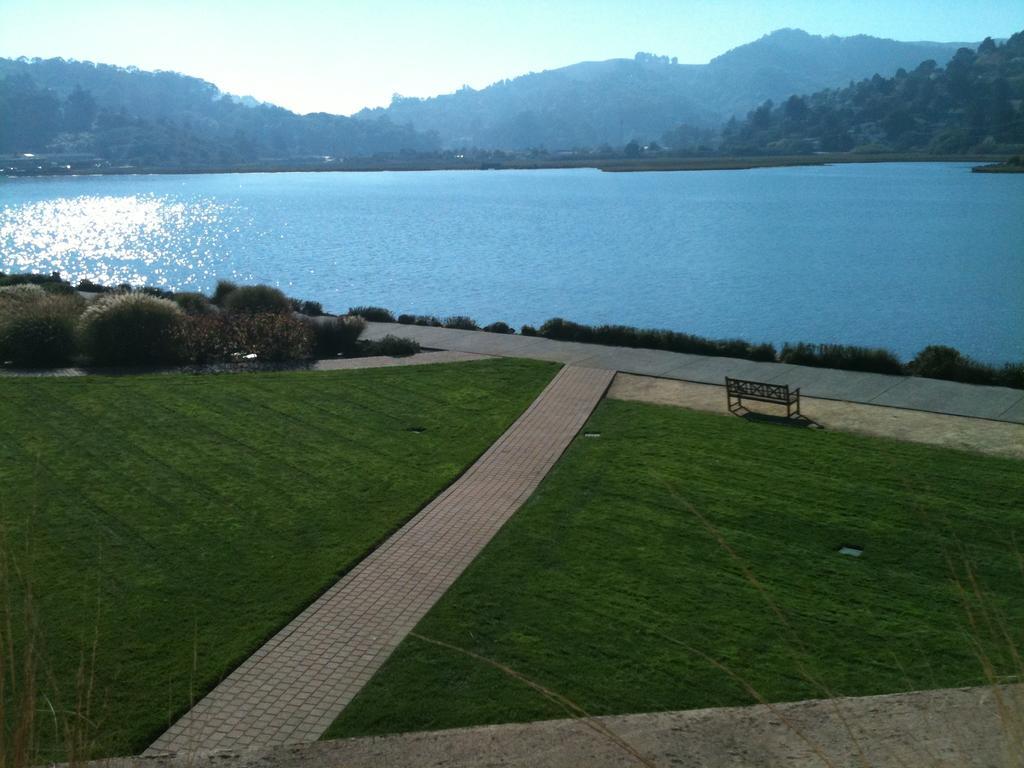 Acqua 3* Mill Valley